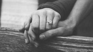 Upomoć! Moji nam se mešaju u brak