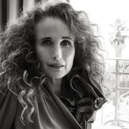 Endi Mekdauel ponosna na sedu kosu